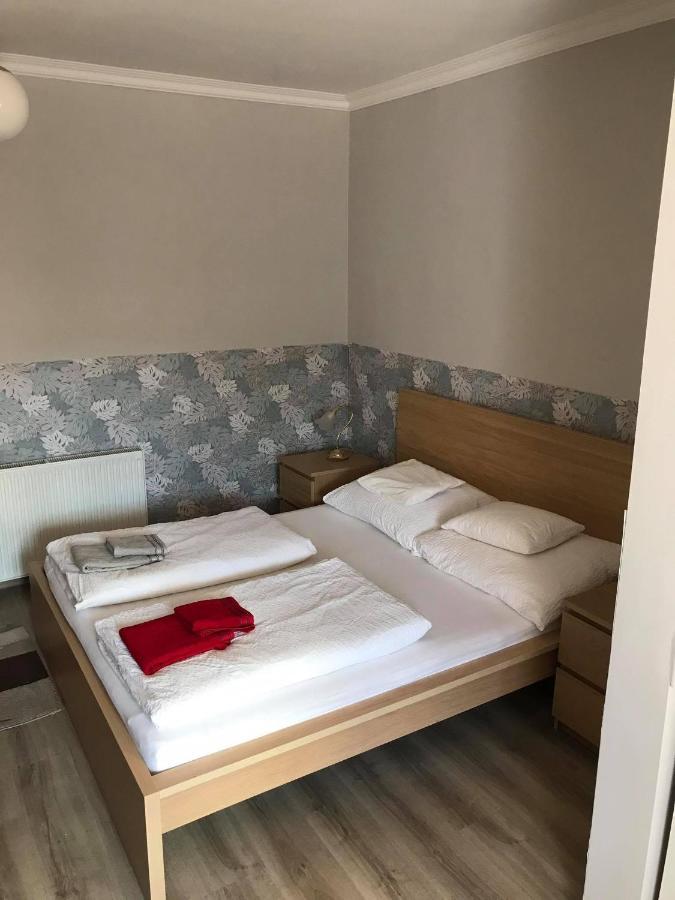 Hunyadi Panzio-Apartman Makó エクステリア 写真