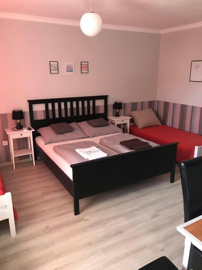 Hunyadi Panzio-Apartman Makó エクステリア 写真