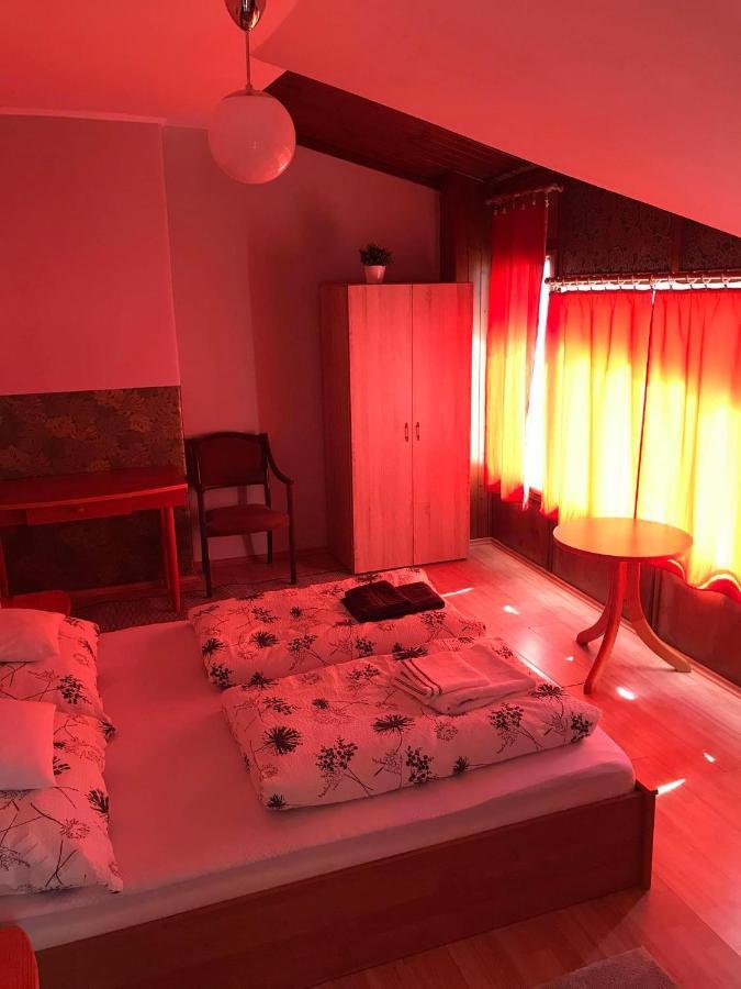 Hunyadi Panzio-Apartman Makó エクステリア 写真