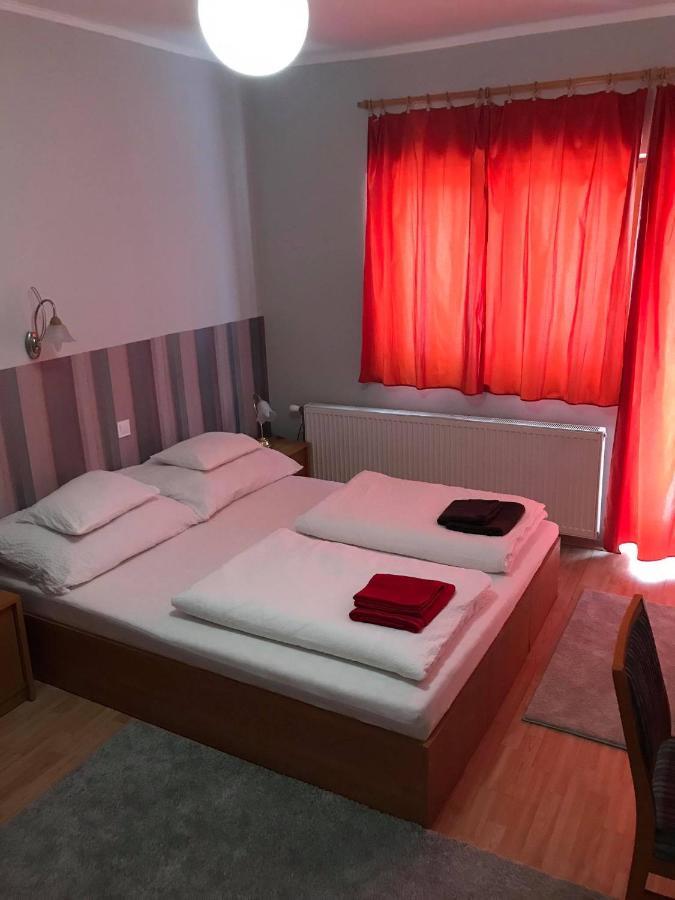 Hunyadi Panzio-Apartman Makó エクステリア 写真