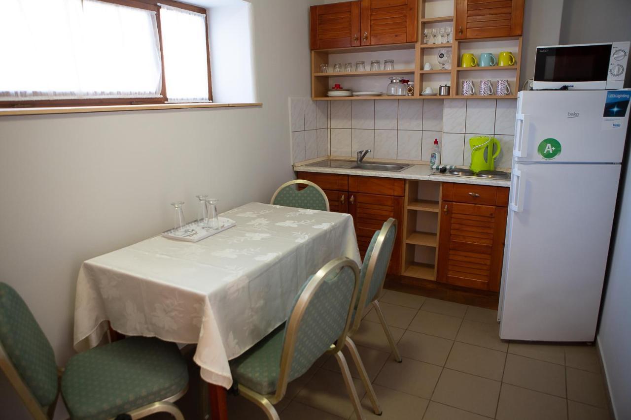 Hunyadi Panzio-Apartman Makó エクステリア 写真