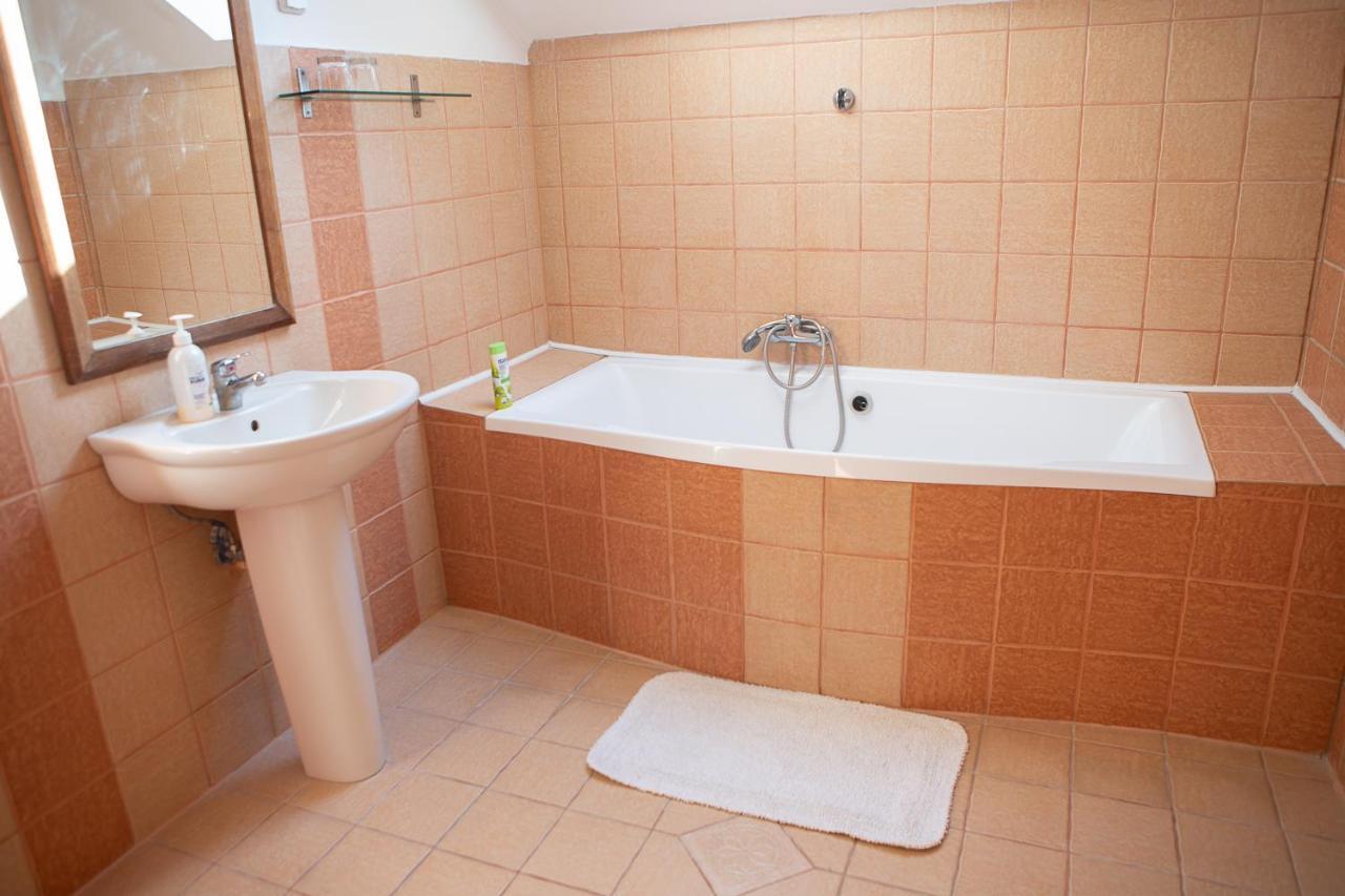 Hunyadi Panzio-Apartman Makó エクステリア 写真