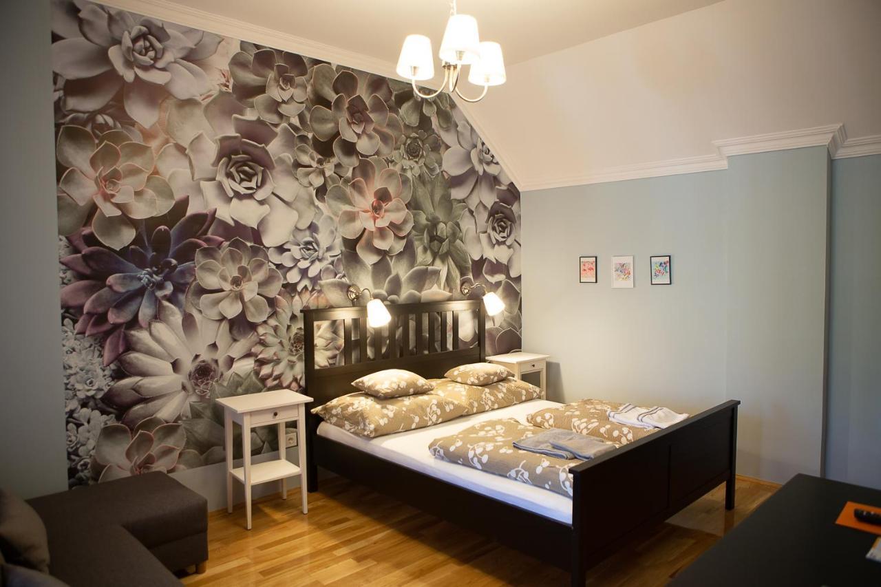 Hunyadi Panzio-Apartman Makó エクステリア 写真