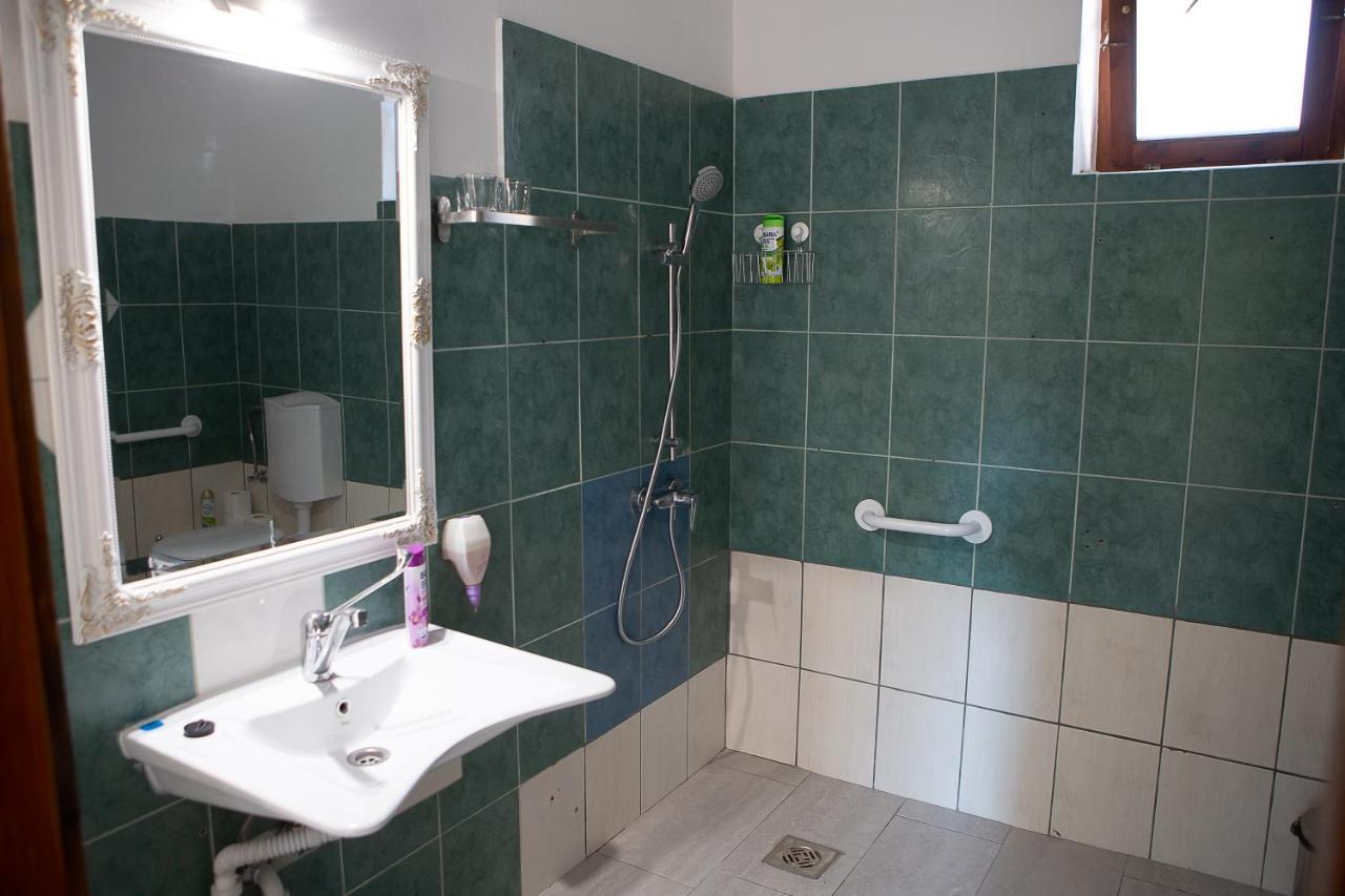 Hunyadi Panzio-Apartman Makó エクステリア 写真